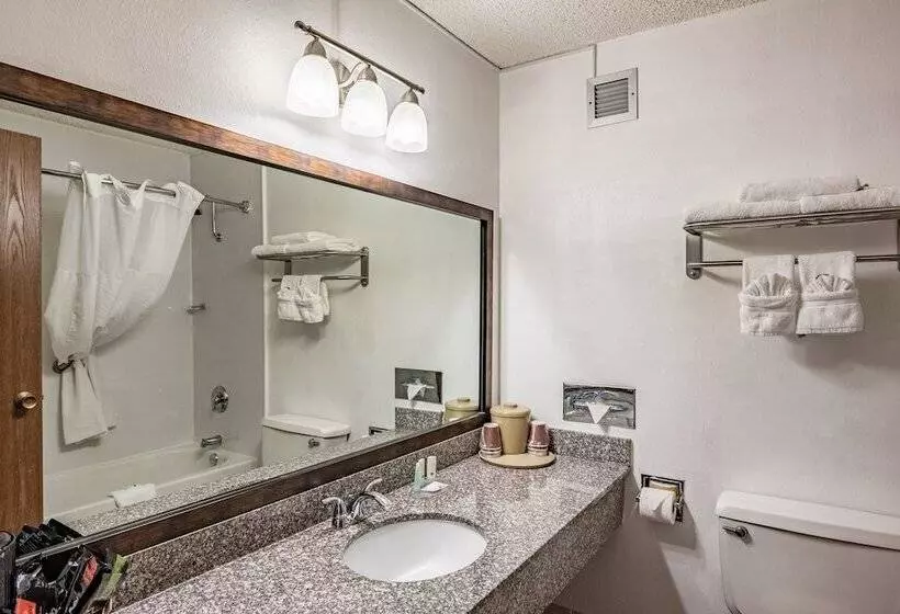 ２ダブルベッドのスタンダードルーム, Quality Inn Trinidad
