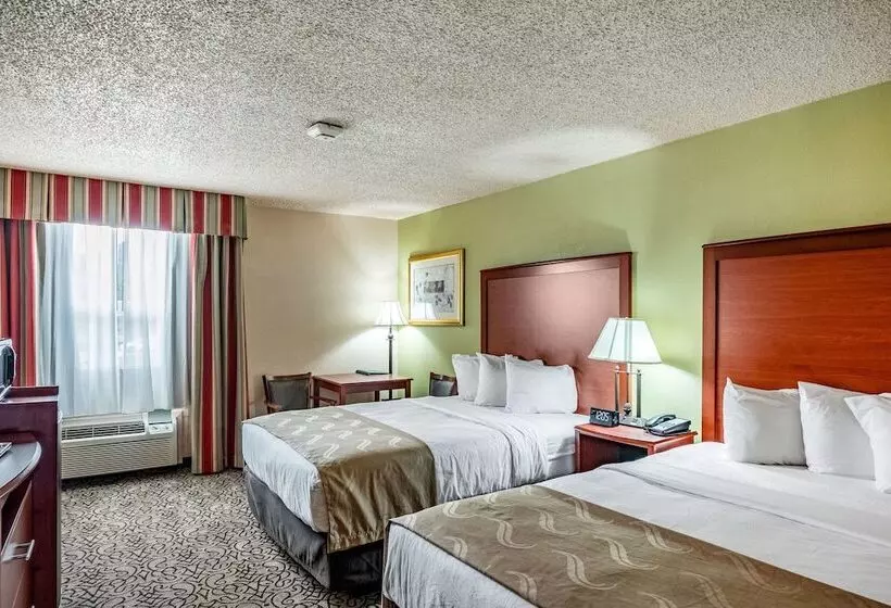２ダブルベッドのスタンダードルーム, Quality Inn Trinidad