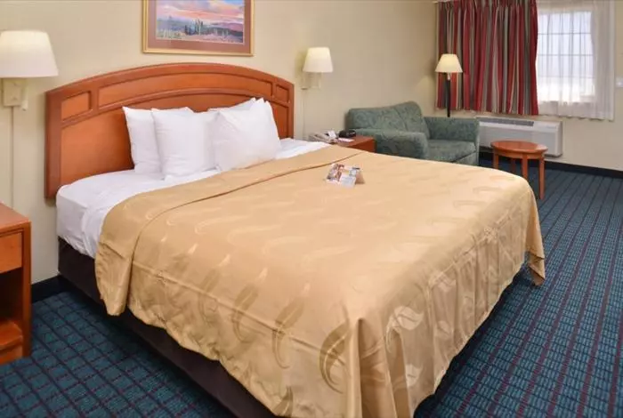 身障者適用キングサイズベッドルーム, Quality Inn Van Horn