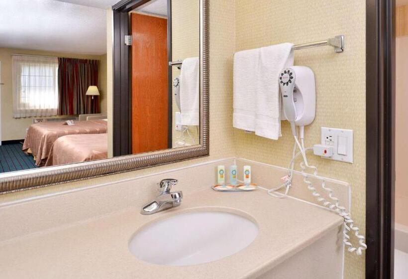 غرفة قياسية لذوى الاحتياجات الخاصة, Quality Inn Van Horn