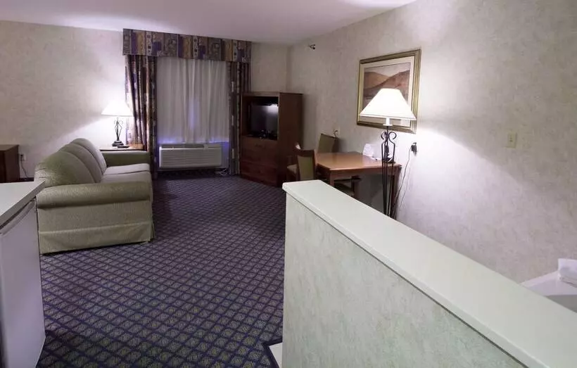 سوییت لوکس, Miles City Hotel & Suites