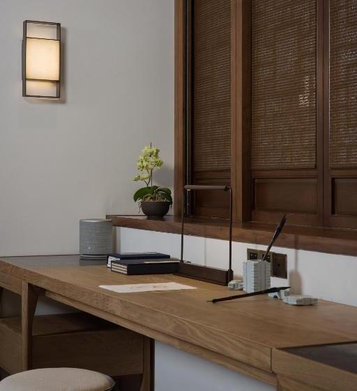 סוויטה נוף לגינה, The Yihe Garden