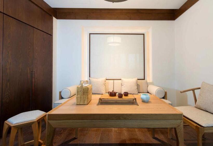 סוויטה, The Yihe Garden