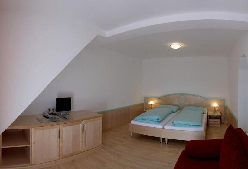 اتاق سوپریور, Zum Kirchenwirt Mariazell