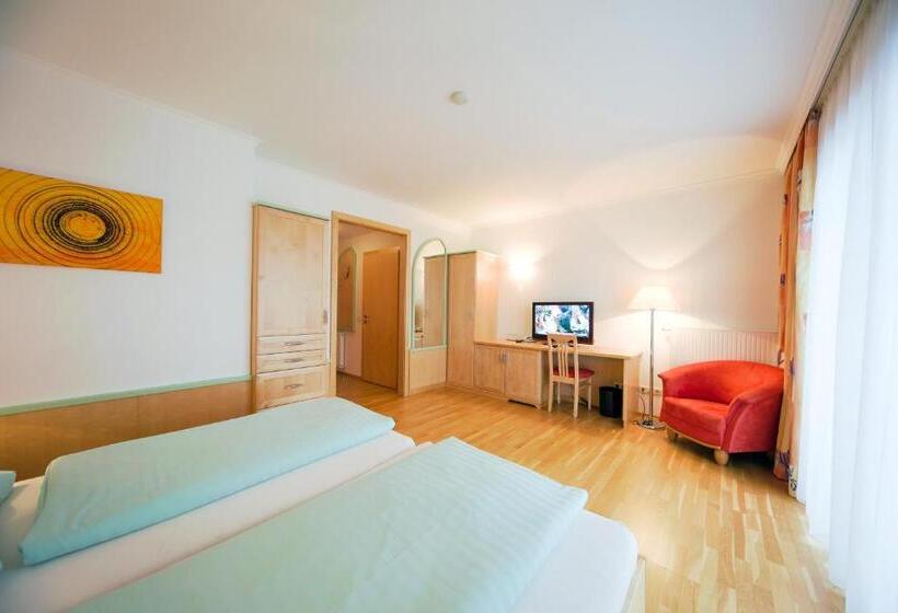 Comfort room with balcony, Zum Kirchenwirt Mariazell