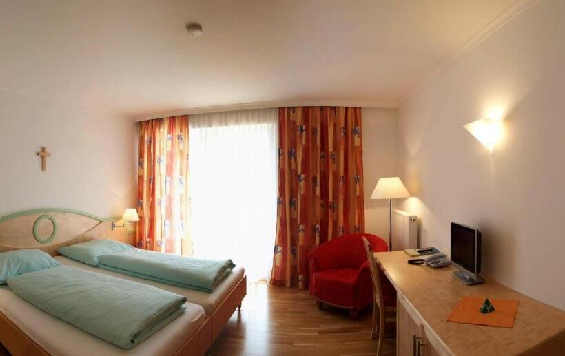 Comfort room with balcony, Zum Kirchenwirt Mariazell