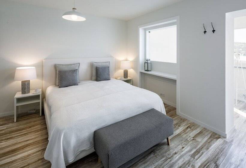 سوییت خانوادگی, Jr Studios & Suites I Rius I