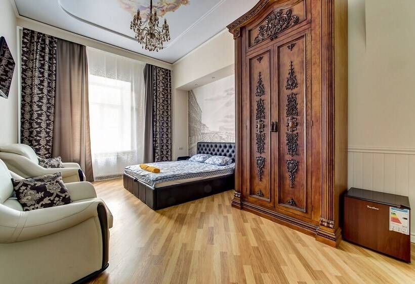 스탠다드 스튜디오, Apartments Near Palace Square