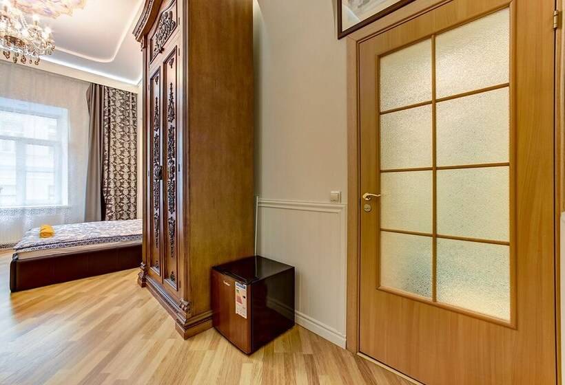 스탠다드 스튜디오, Apartments Near Palace Square