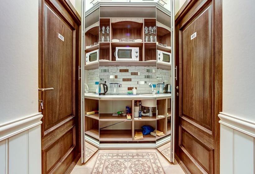 스탠다드 스튜디오, Apartments Near Palace Square