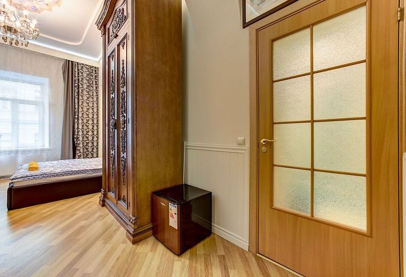 스탠다드 스튜디오, Apartments Near Palace Square