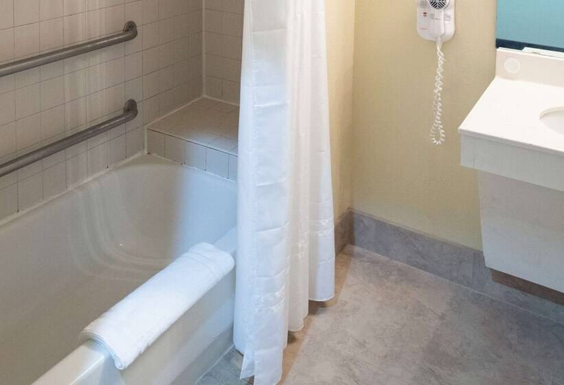 스탠다드 룸 더블 침대 2개, Americas Best Value West Point