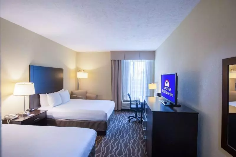 身障者適用キングサイズベッドルーム, Americas Best Value West Point
