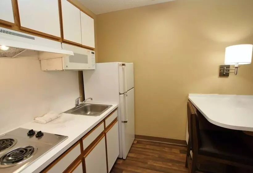 スイート, Extended Stay America Suites  Boca Raton  Commerce