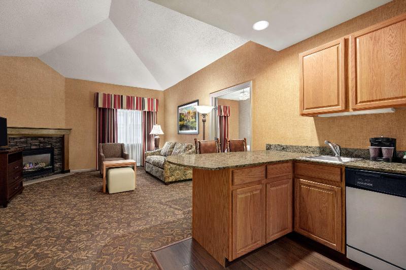 Люкс Кровать Кинг, Homewood Suites By Hilton Syracuse/liverpool