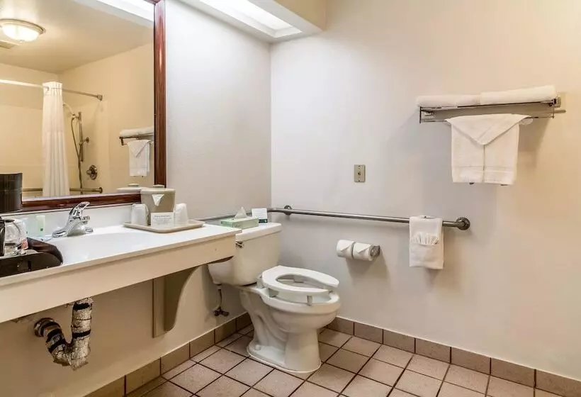 2ダブルベッドのスタンダードルーム, Quality Inn Fresno Near University