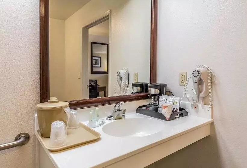 2ダブルベッドのスタンダードルーム, Quality Inn Fresno Near University