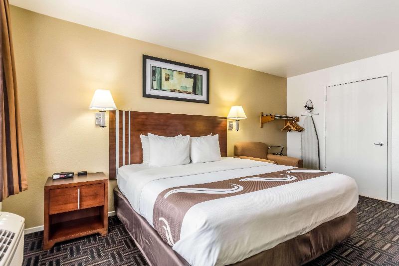 Quarto Estandar Cama King, Quality Inn Fresno Near University