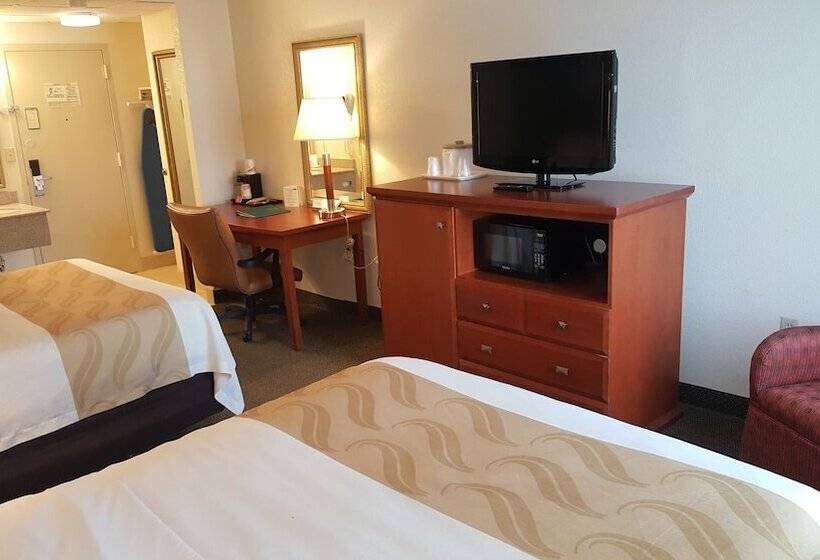 带2个双人床的标准工作室, Quality Inn & Suites Conference Center
