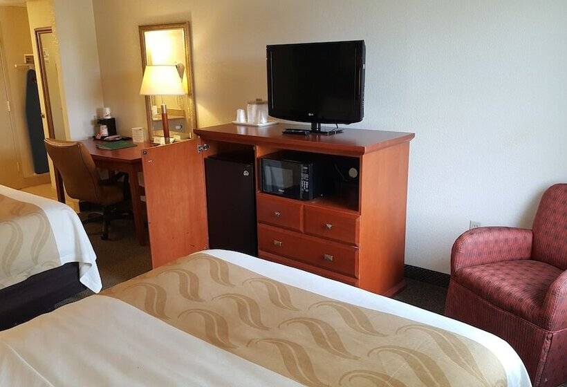 带2个双人床的标准工作室, Quality Inn & Suites Conference Center