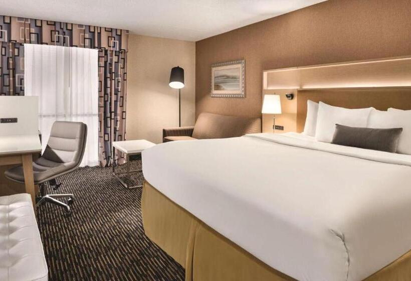 Номер бизнес-класса, Wyndham Garden Conference Center Champaign/urbana