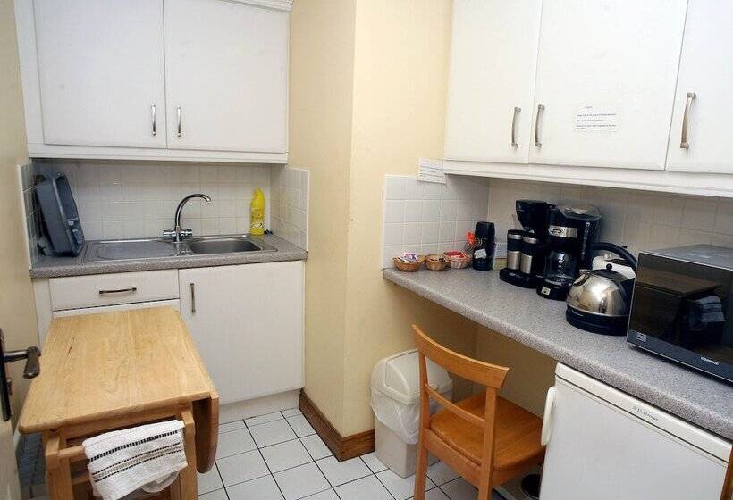 اتاق استاندارد, Teach Na Coiribe