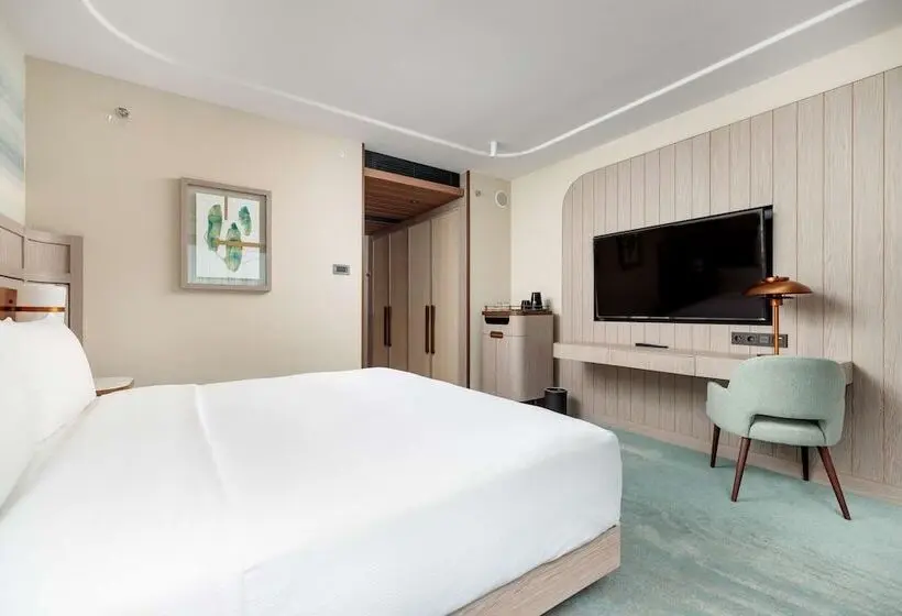Deluxe Room with Views