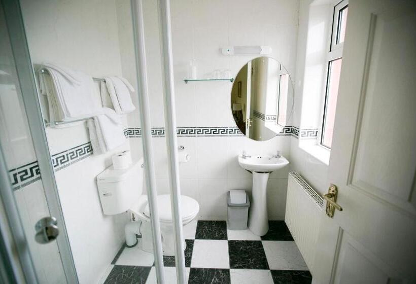 家庭间, Moloney House