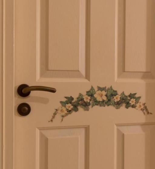 스탠다드 트리플 룸, Akrolimnion