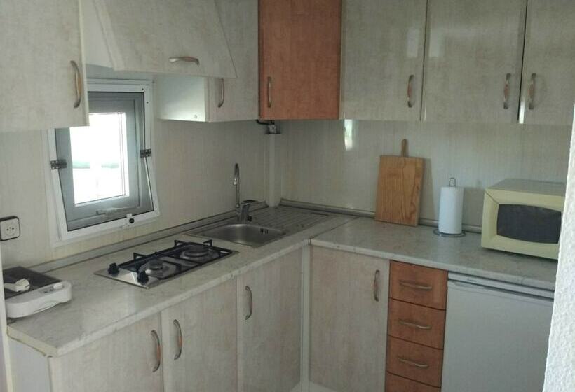 بنجلو قياسى غرفتين نوم, Camping Iznate