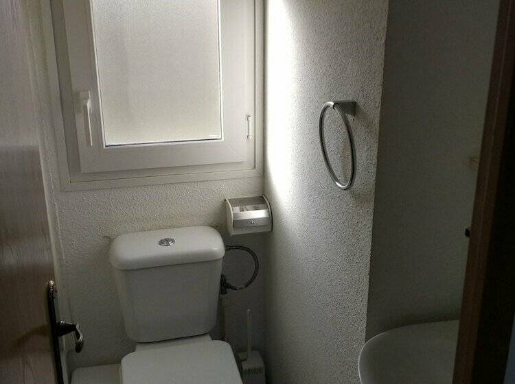 بنجلو قياسى غرفتين نوم, Camping Iznate