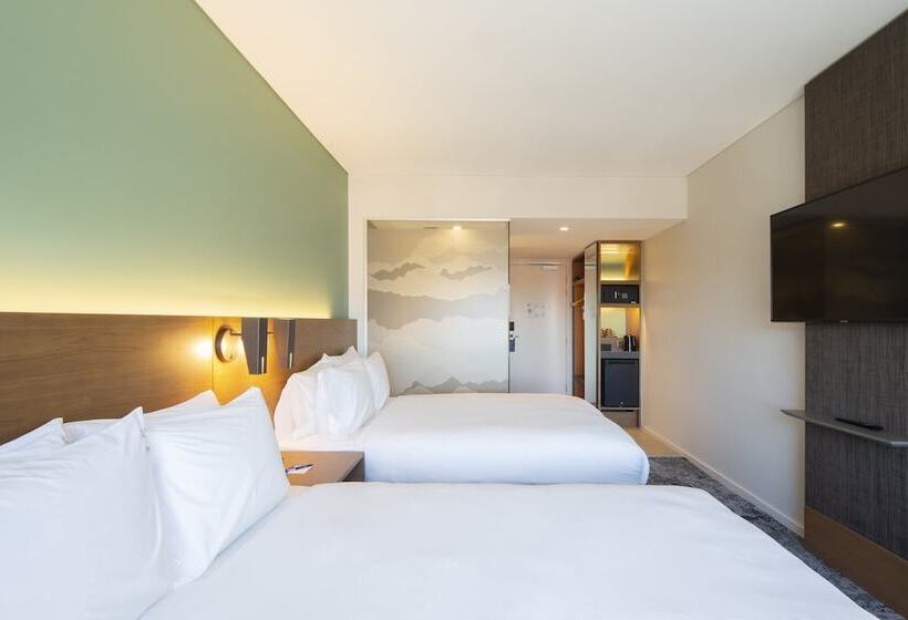 Номер Стандарт, Holiday Inn Express & Suites Queenstown, An Ihg