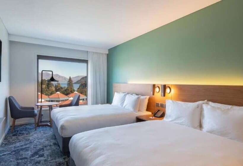 스탠다드 룸 더블 침대 2개, Holiday Inn Express & Suites Queenstown, An Ihg