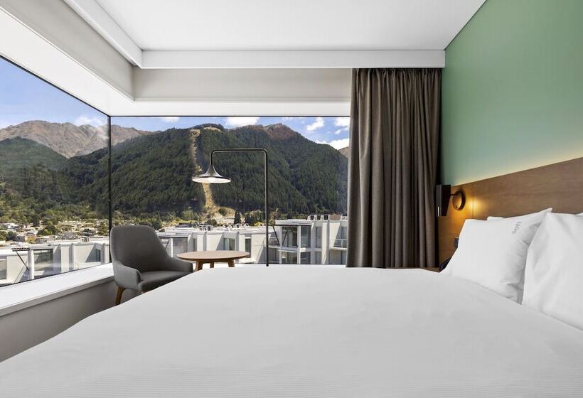 스탠다드 룸 더블 침대, Holiday Inn Express & Suites Queenstown, An Ihg