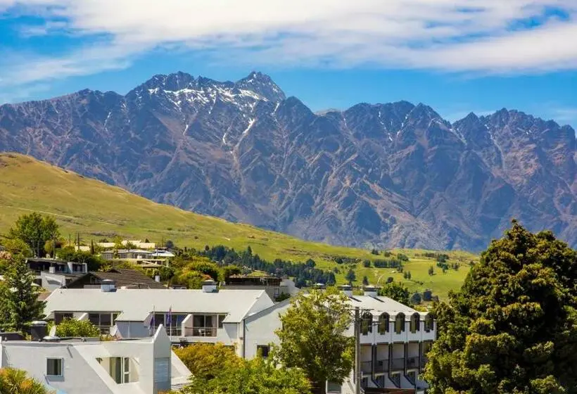 キングサイズベッドのスタンダードルーム, Holiday Inn Express & Suites Queenstown, An Ihg