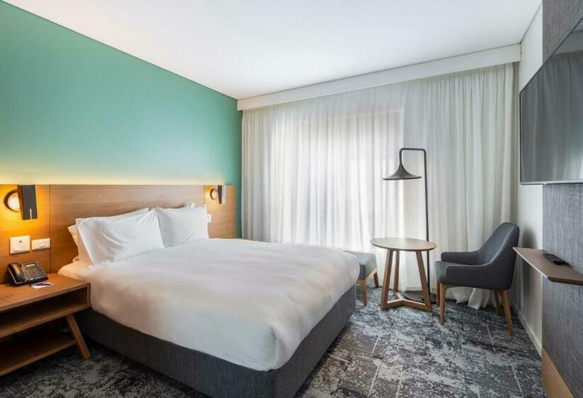 Номер Стандарт Адаптированный для Инвалидов, Holiday Inn Express & Suites Queenstown, An Ihg