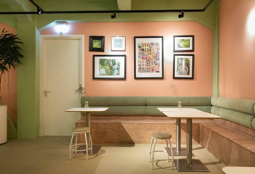 غرفة عائلية, Pink Flamingo Boutique Hostel