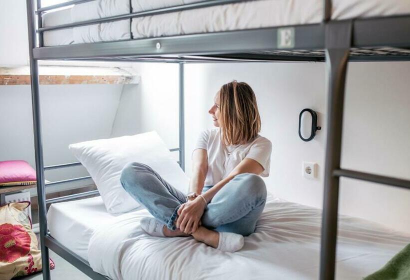 غرفة عائلية, Pink Flamingo Boutique Hostel