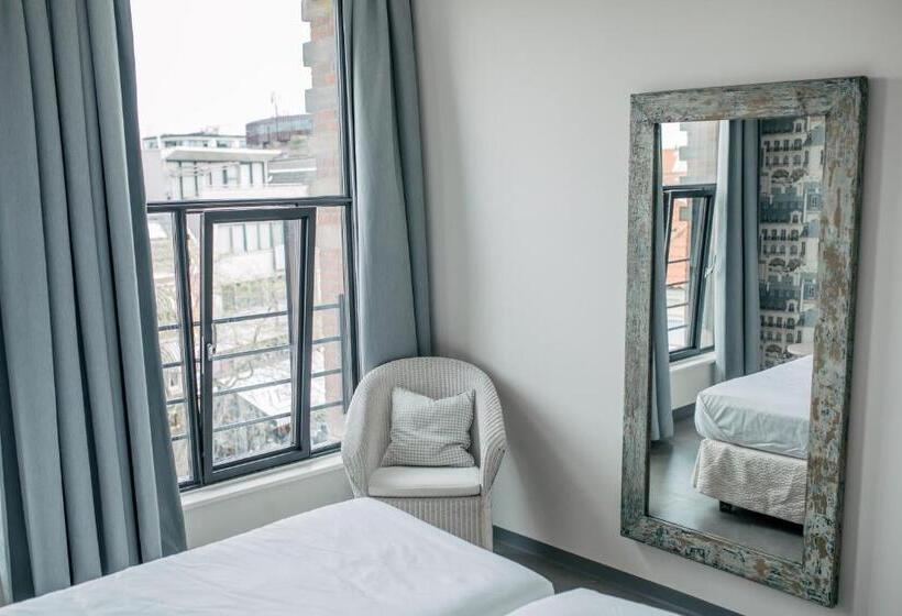 غرفة ديلوكس مطلة على المدينة, Pink Flamingo Boutique Hostel