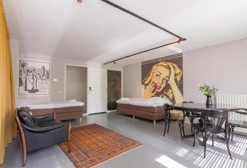 غرفة كلاسيكية رباعية, Pink Flamingo Boutique Hostel