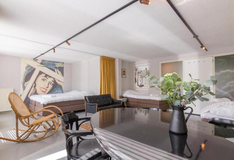 غرفة كلاسيكية رباعية, Pink Flamingo Boutique Hostel