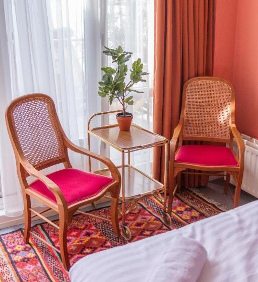 غرفة قياسية مزوَّدة بشُرفة, Pink Flamingo Boutique Hostel