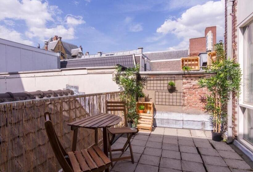 غرفة قياسية مزوَّدة بشُرفة, Pink Flamingo Boutique Hostel