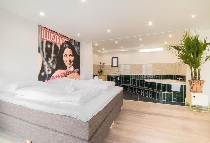 غرفة ديلوكس ثلاثية, Pink Flamingo Boutique Hostel