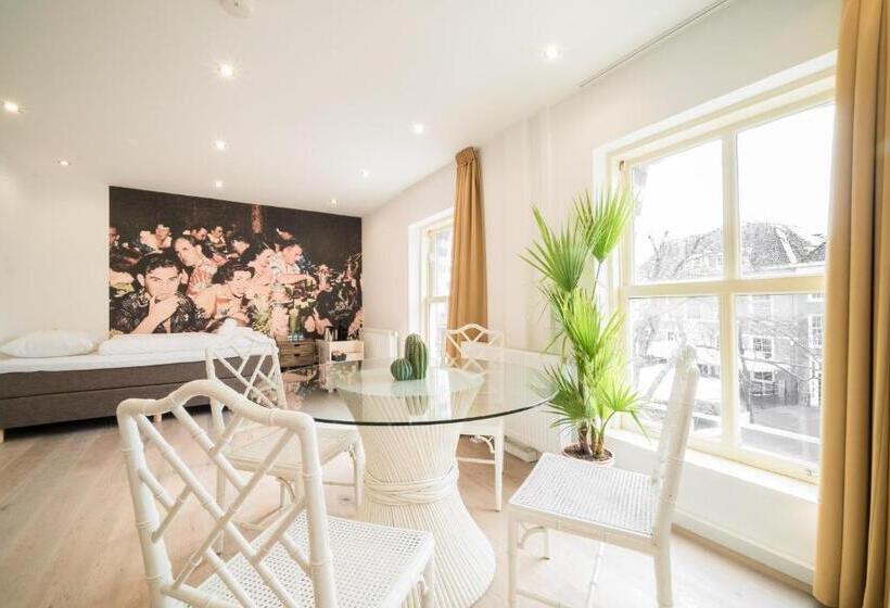 غرفة ديلوكس ثلاثية, Pink Flamingo Boutique Hostel