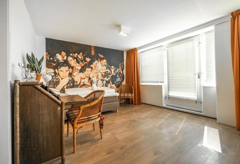 غرفة قياسية ثلاثية, Pink Flamingo Boutique Hostel