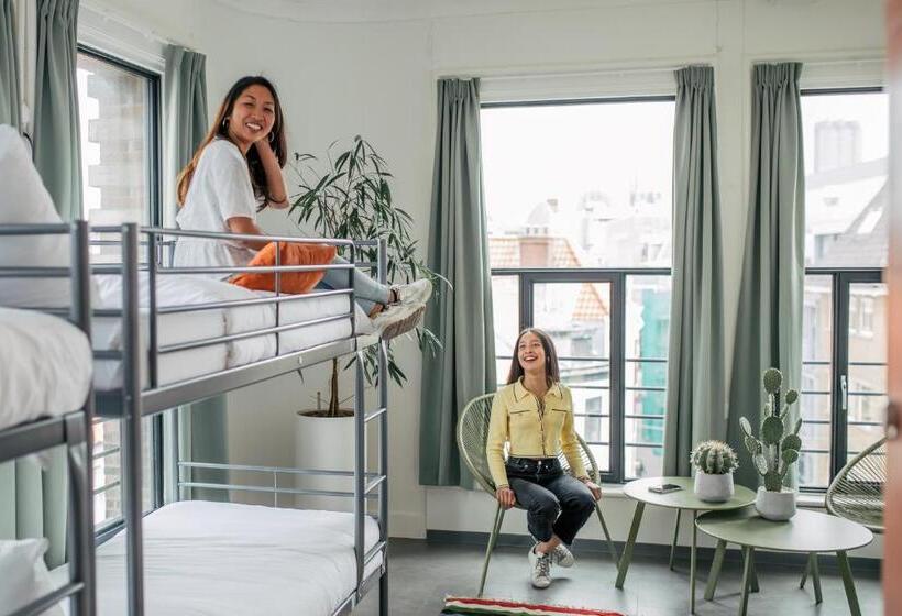 سرير فى غرفة مشتركه, Pink Flamingo Boutique Hostel