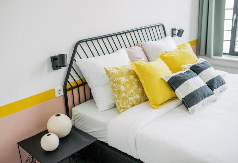 디럭스 룸, Pink Flamingo Boutique Hostel