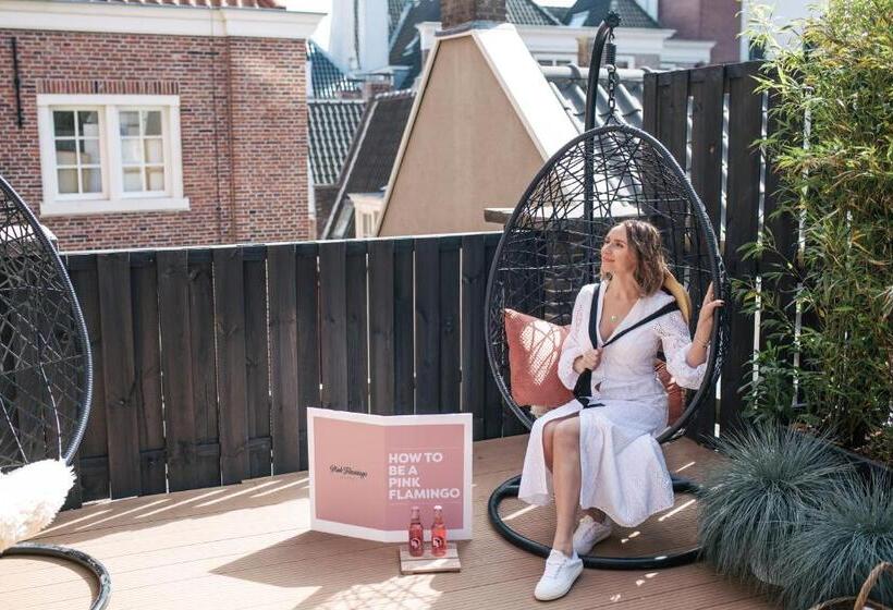 디럭스 룸, Pink Flamingo Boutique Hostel