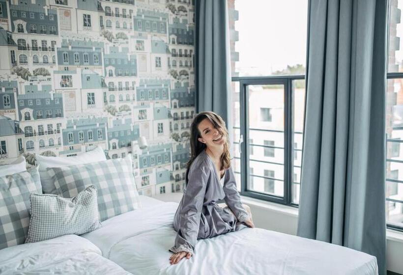 غرفة ديلوكس مطلة على المدينة, Pink Flamingo Boutique Hostel